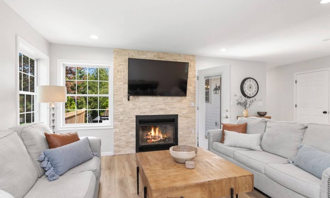 Egg Harbor Casa | Harbor School House - Private home, great outdoor space, 5 minute walk downtown