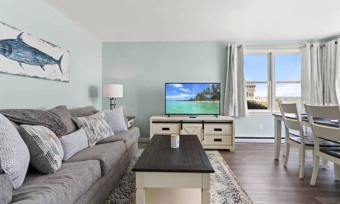 Rye Apartamento | Harbor Serenity Private Deck Updated Kitchen