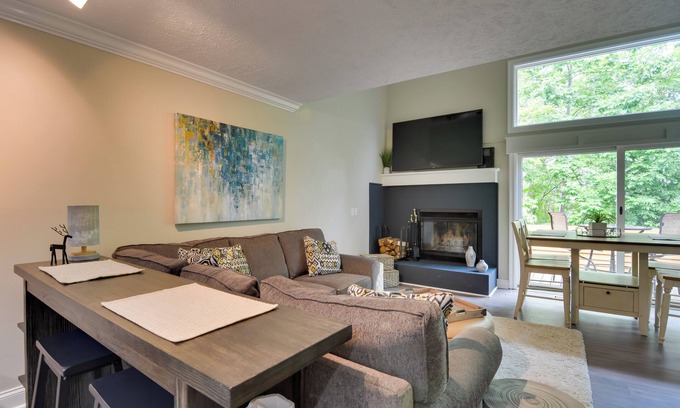 Harbor Springs Condominio | ¡NUEVO! Harbor Springs Condo ~ 6 millas al lago Michigan!