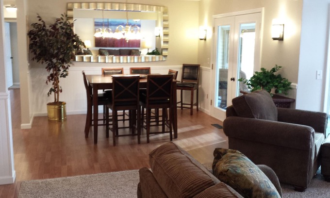 Harbor Springs Condominio | Harbor Springs Condo - Trout Creek Unit, spacious1700 ', MUY LIMPIO