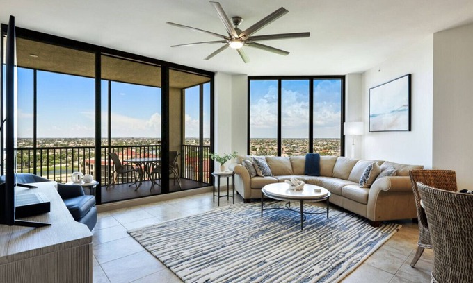 Cape Harbour Condominio | Harbor View Haven | Elegance, Resort Living Luxury!