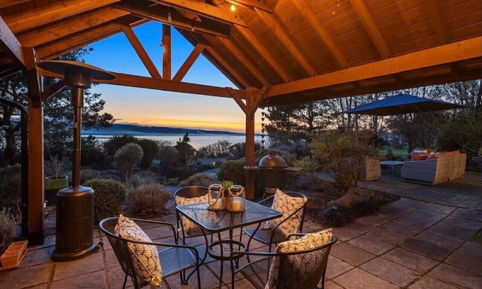 Langley Casa | Harbor View House