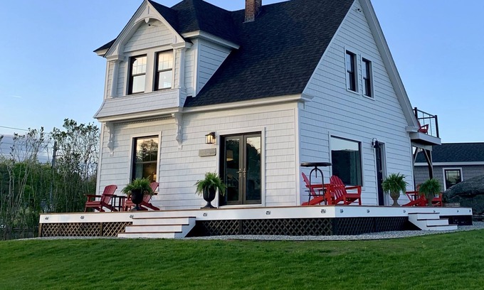 West Mystic Casa | Harbor View Landing Mystic, CT - The Bluffs Waterfront House - First Floor ONLY