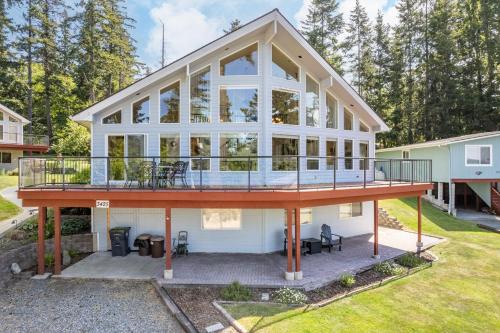 Langley Casa | Harborview Getaway by AvantStay Walk to Beach