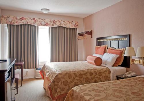 Little Italy Hotel | Harborview Inn & Suites-Convention Center-Airport-Gaslamp-Seaworld-Zoo-Balboa Park