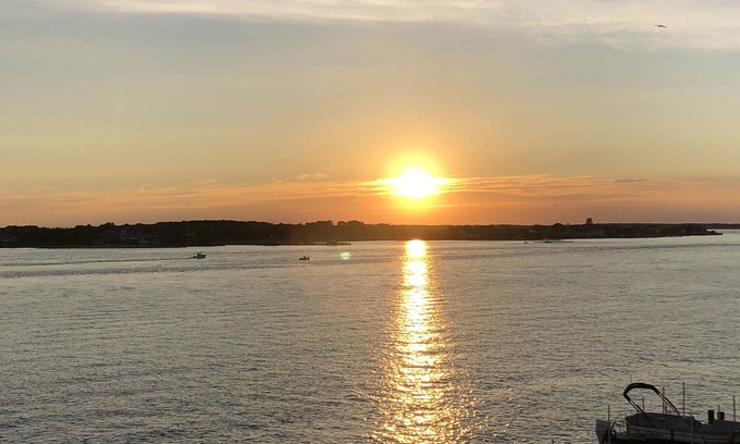 Ocean City Complejo | Harbour Island Luxury Waterfront Condo Sunset View-Pool-Marina-Beach-Boardwalk
