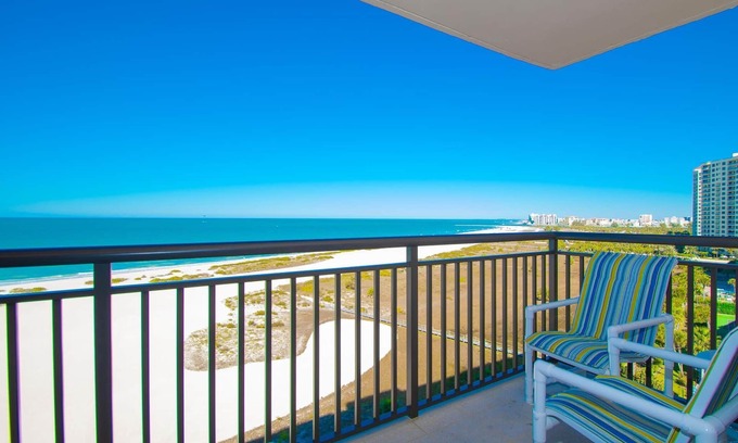 Sand Key Condominio | Harbor Light Towers 1105 Estudio en el piso 11 frente a la playa en Harbor Light Towers