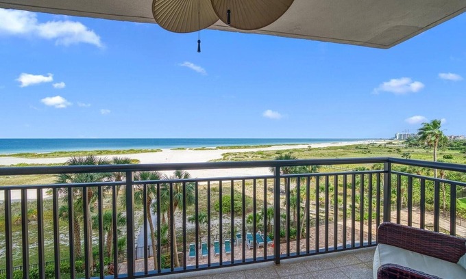 Sand Key Condominio | Harbour Light Towers 505 - Directly Beachfront
