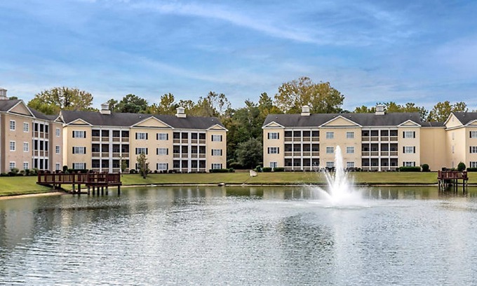 Myrtle Beach Complejo | Harbour Lights One-bedroom Deluxe Suite, Sleeps 4, Full Kitchen