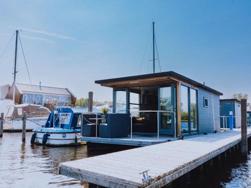 Municipality of Uitgeest Alquiler De Eote | Harbour Lodge at Uitgeestermeer View