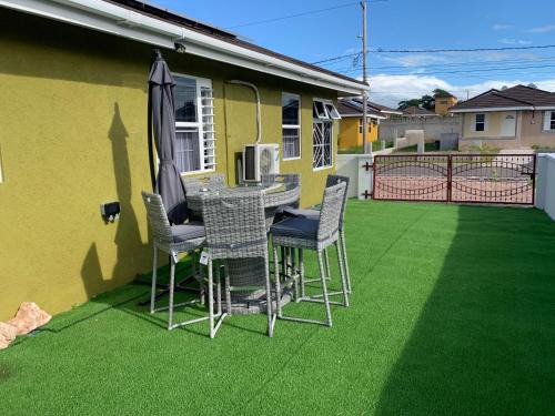 Old Harbour Casa | Harbour Oasis Retreat - Charming 2 Bedroom House