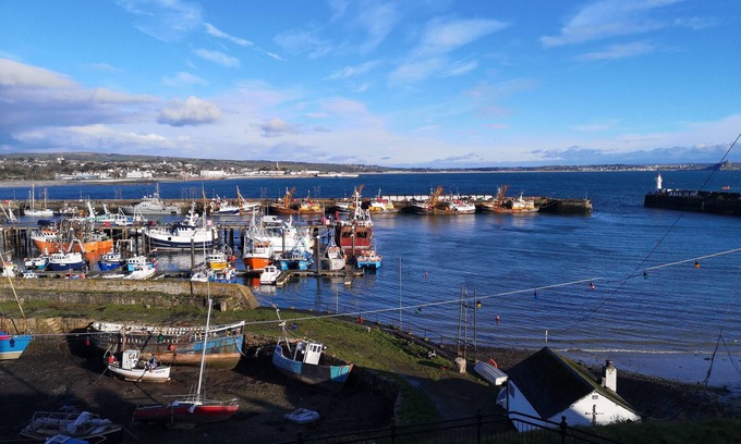 Newlyn Casa | Harbour side, convenient, pet friendly, end terrace home, with parking space.