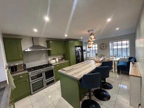 Portaferry Casa | Harbour View on the Lough Edge with Hot Tub
