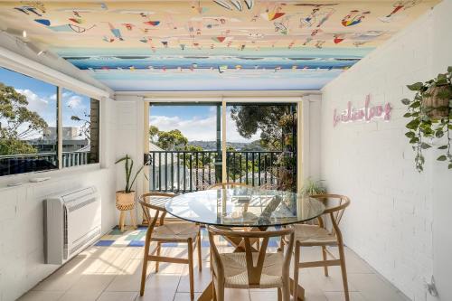 McMahons Point Apartamento | Harbourside Pad with Waterfront Views
