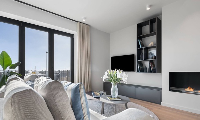 List Apartamento | Harbourview Suite – Sea View,Infrared Shower, EthanolFireplace, WineRefrigerator