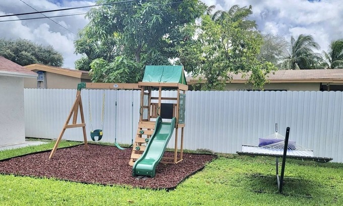 Ives Estates Casa | Hard Rock Stadium/15mins Beaches/Game Room