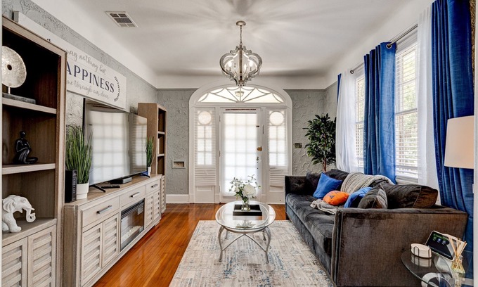 Saint Roch Casa | Harleaux Chateau - Centrally Located New Renovation