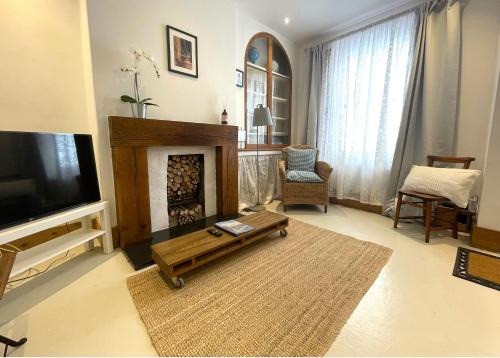 Clifton Casa | Harmonious home in the heart of Clifton Village
