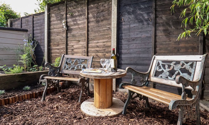 Bungay Cabaña | HARMONY COTTAGE, pet friendly, with open fire in Bungay