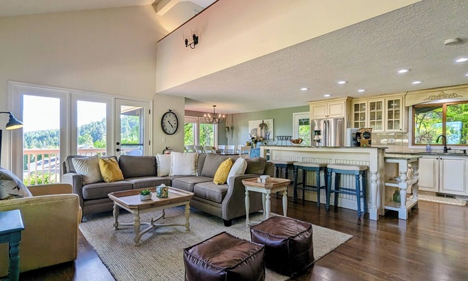 Sherwood Casa | Harmony Estate - Close to Portland and Wine Country Enjoy Your Peaceful Retreat
