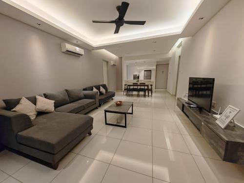 George Town Apartamento | Harmony Haven with Bathtub - Jazz Suites by Ocean Luxe