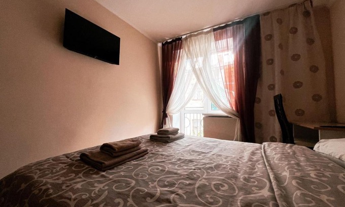 Shevchenkivs'kyi District Hotel | Harmony on Andrew descent