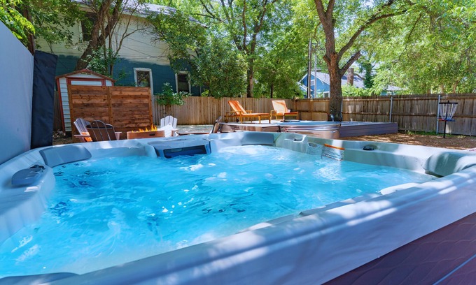 Waco Casa | Harp Haven: Silos, Pool, Hot Tub, Fire Pit, King Beds & More
