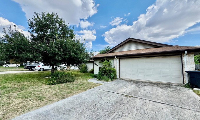 Live Oak Casa | Harper Valley Hideaway Peaceful & Central