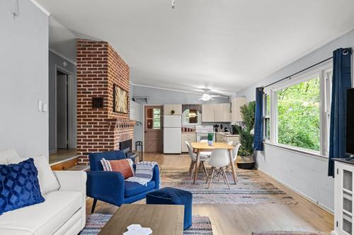 Kabletown Casa | Harpers Ferry Cottage Hot Tub, WiFi, Dog-Friendly