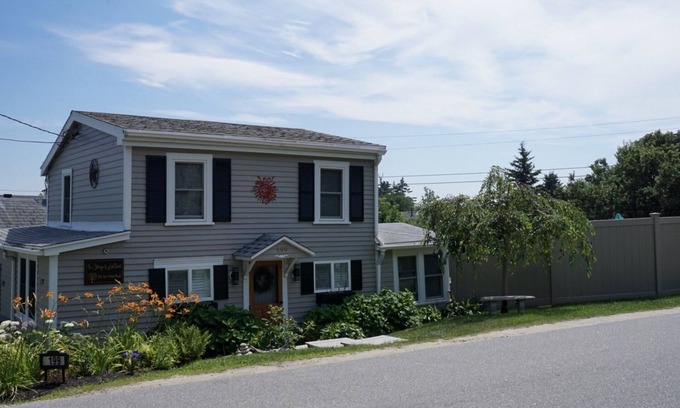 Mid-Coast and Islands Cabaña | HARPSWELL MAINE - The Cottage @ AshPoint