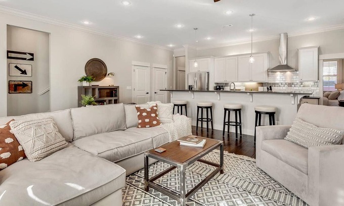 Fayetteville Casa | Harribo Townhome - Walk Everywhere - Downtown Fay