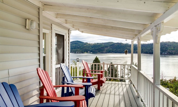 Harrison Casa | Harrison Getaway w/ Deck & Lake Views!