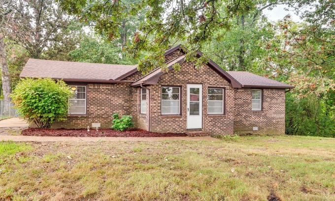 Harrison Casa | Harrison Getaway w/ Yard & Parking: Near Fishing