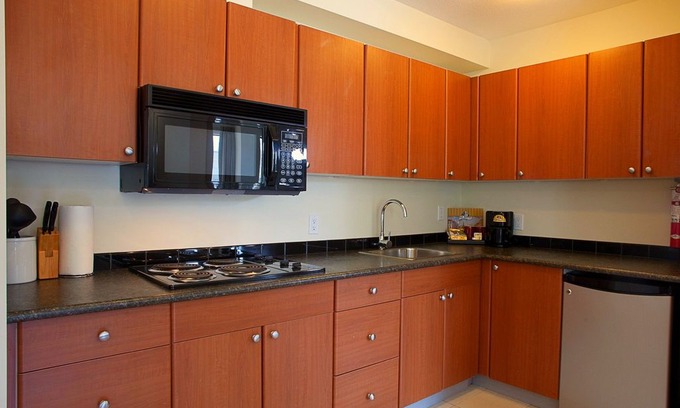 Harrison Hot Springs Apartamento | Harrison Hot Springs Harrison Beach Hotel Executive Suite