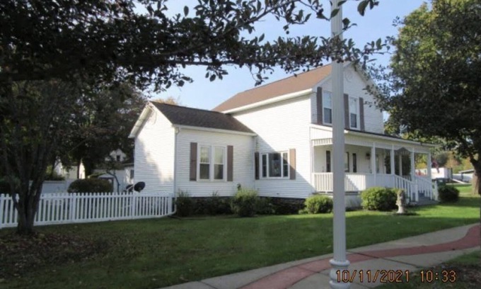 Harrisville Casa | Harrisville, in town 4 bedroom/2 bath 1888 family home w/ wrap-around porch