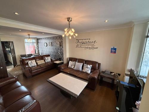 Watford Casa | Harry Potter Themed Shared Accommodation - Self Check-In