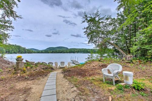 Hartford Casa | Hartford Cottage with Private Beach on Bear Pond!