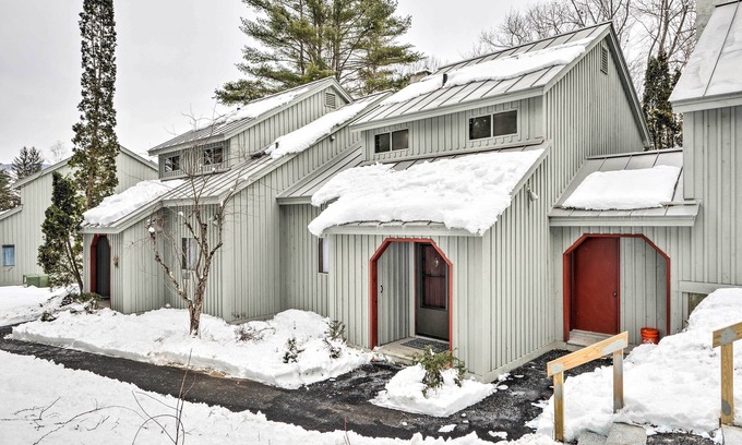 West Hartford Apartamento | Hartford Escape w/ Fire Pit ~ 3 Mi to Ski & Golf!