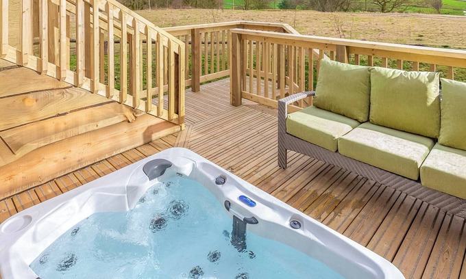 Newton Grange Cabaña | Hartington Treehouses