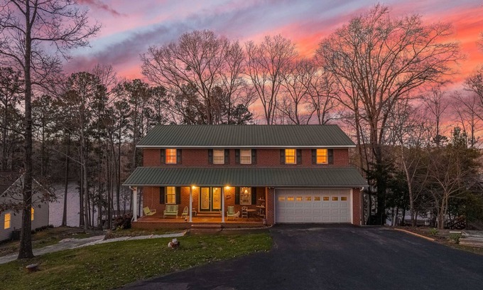 Gumlog Casa | Deep Water Lake Home, ideal para familias, cerca de UGA y Clemson, SIN CARGO DE LIMPIEZA