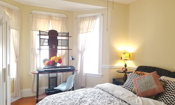 Allston Apartamento | Harvard Lodge for Boston Calling
