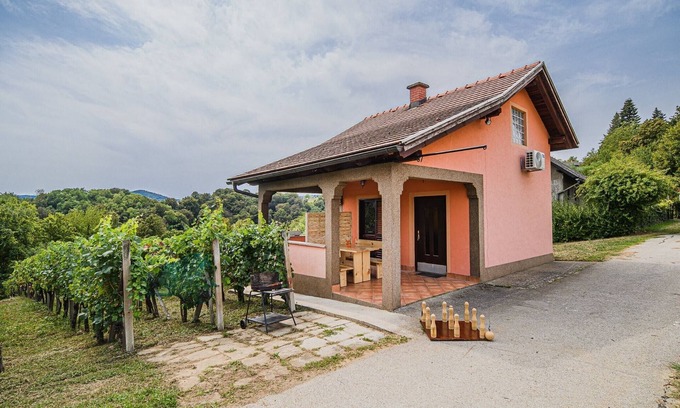 Brezice Casa | Harvest Horizon Holiday Home with Sauna - One Bedroom Holiday Home