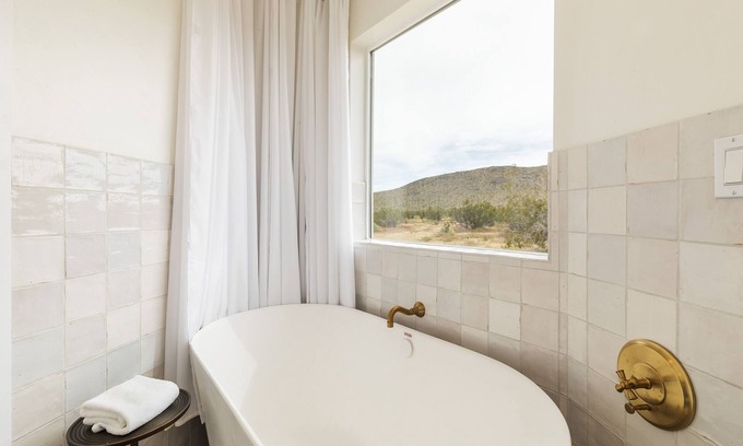 Joshua Tree Casa | 🌵Harvest Moon Hideaway - BBQ, Hammocks & Dark Skies🌵