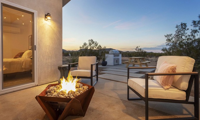 Joshua Tree Casa | 🌵Harvest Moon Hideaway - BBQ, Hammocks & Dark Skies🌵