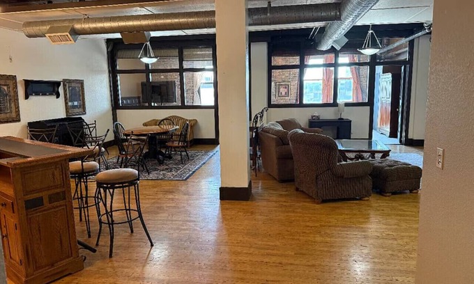 Downtown Apartamento | Harvester Loft | Levitt & River