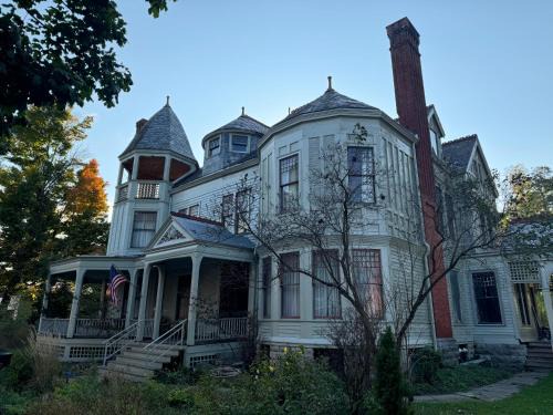 Fort Plain Cama Y Desayuno | Haslett House - A Gilded Age Estate