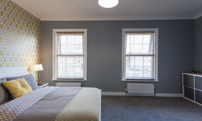 Luton Casa | Hastings House: acogedora casa de dos habitaciones, cerca del aeropuerto de Londres Luton