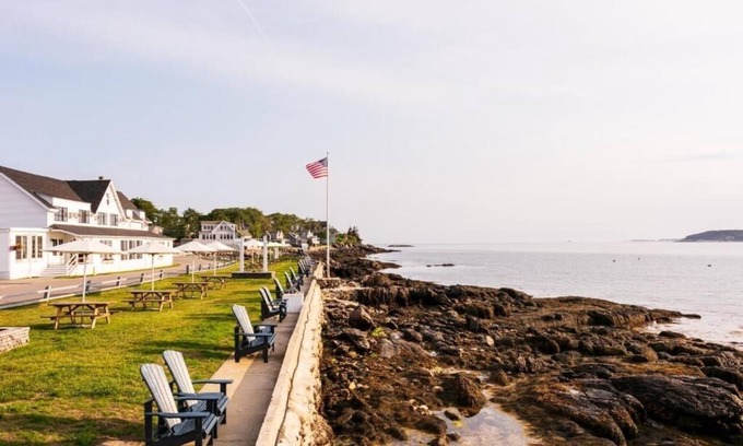 Ocean Point Casa | Hatchard House Two-Bedroom Suite | Bluebird Ocean Point Inn | Private Beach