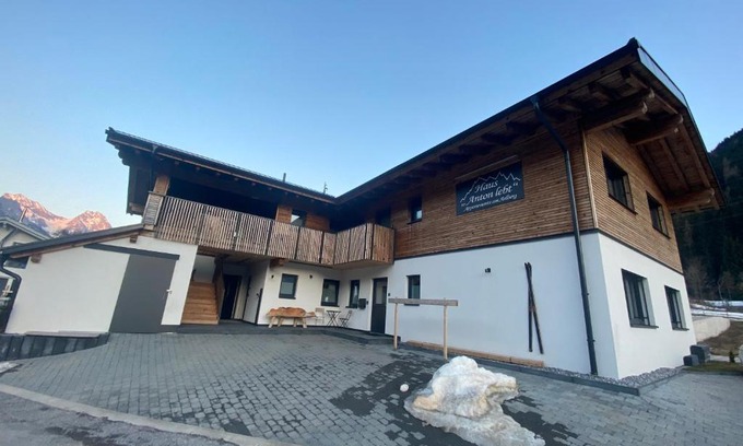 Pettneu am Arlberg Apartamento | Haus Anton lebt
