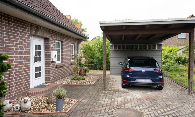 Wangerland Casa | Haus Figaro mit Hund